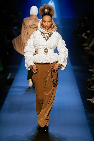 Look 7